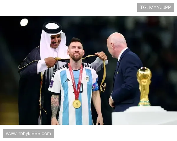 《梅西重返巴萨传闻不断 球迷热议是否会再披蓝红战袍》