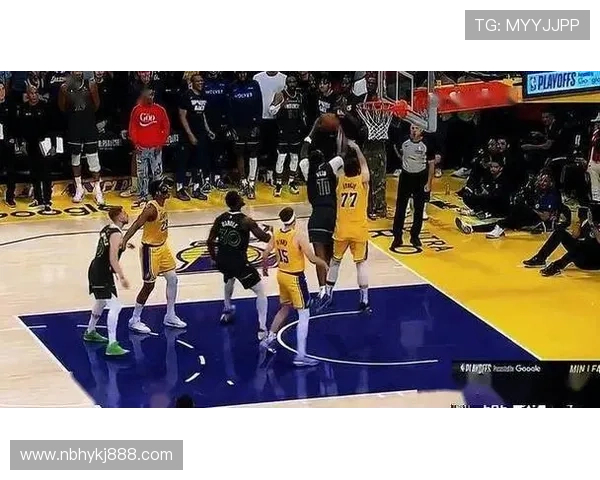 NBA新赛季激战正酣 詹姆斯领衔湖人挑战雄鹿杜兰特复苏火箭迎来新希望