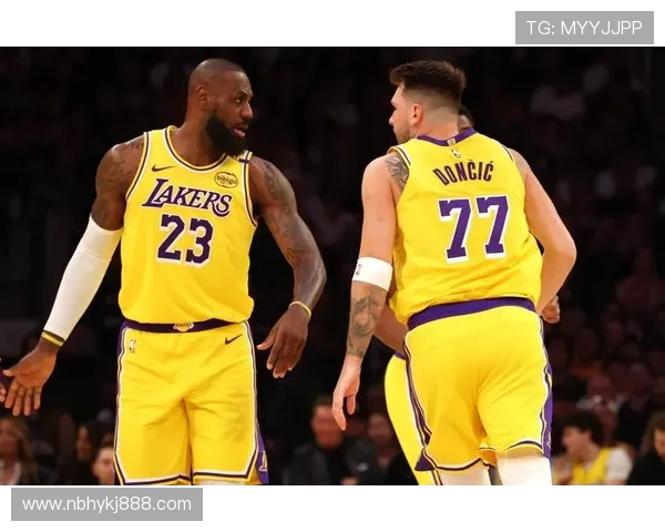 湖人交易风云再起詹姆斯领衔新阵容冲击季后赛前景与西部豪强激烈竞争 湖人交易风云再起詹姆斯领衔新阵容冲击季后赛前景与西部豪强激烈竞争