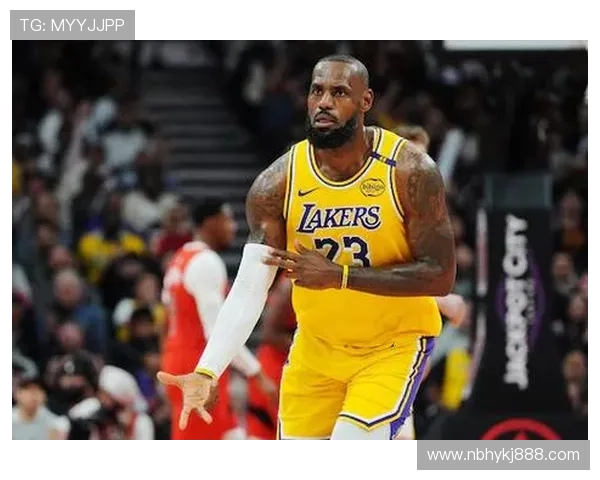 湖人队宣布詹姆斯因脚踝伤势缺席接下来的比赛，预计休养两周