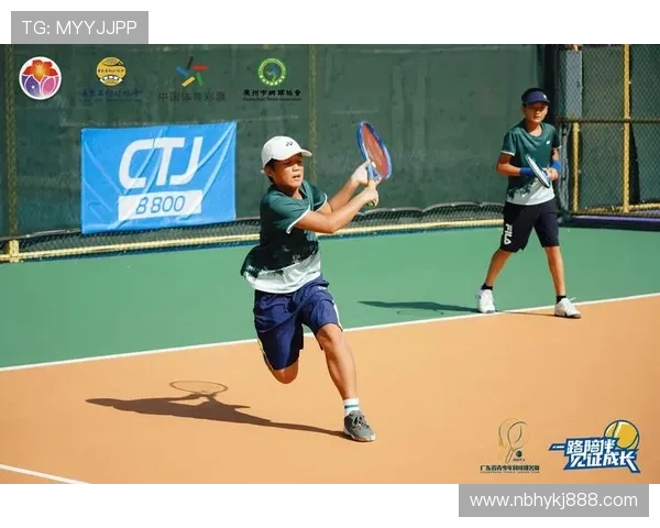 网球赛事激烈角逐 世界排名变化引发关注 新兴选手崭露头角