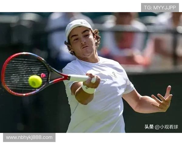 网球新星横扫赛场 初露锋芒引发世界关注 力争冲击大满贯荣誉