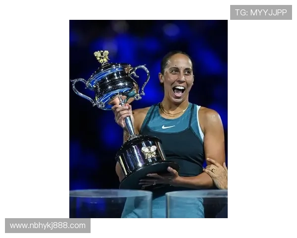 网球赛季高潮即将到来 世界顶级球员竞争激烈 谁将登顶年度冠军